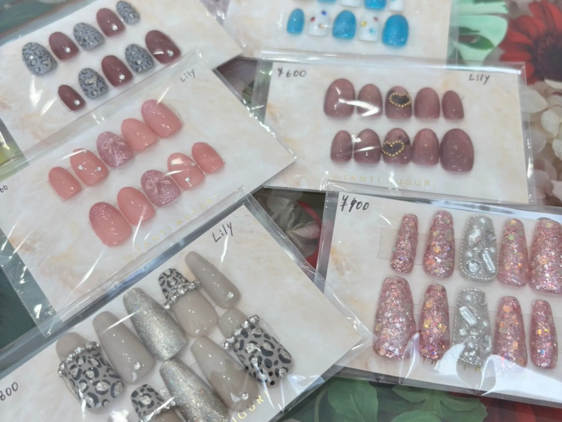 ネイルチップ好評販売中★